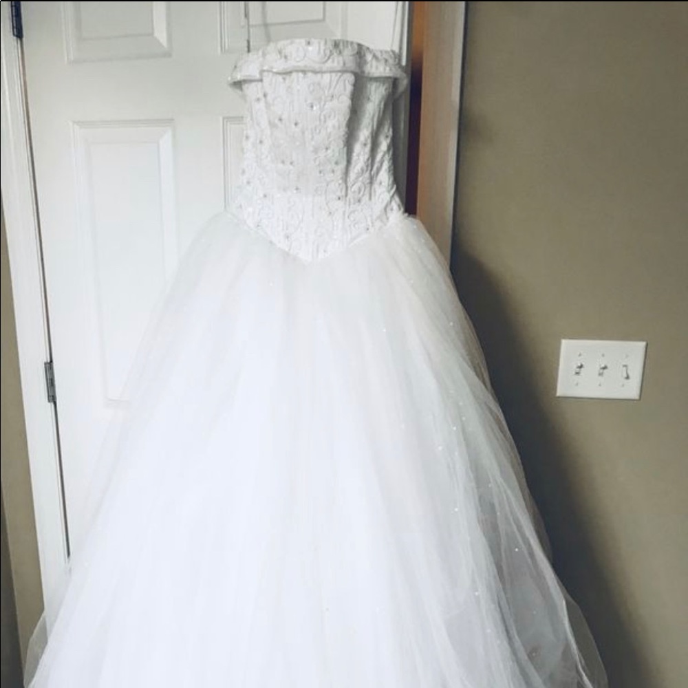 Wedding dress
